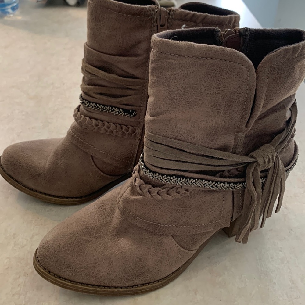 Matchbox beads fringe booties